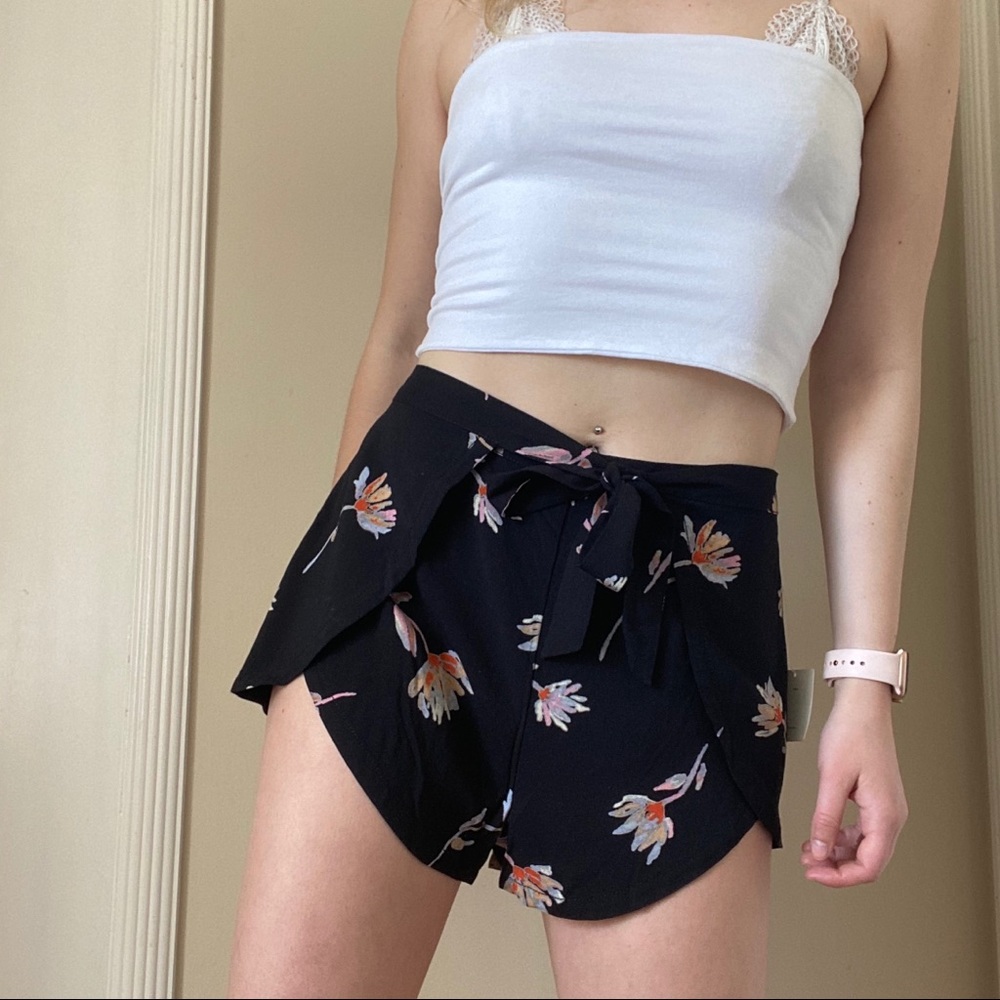 Urban Outfitters Black Floral Tie Shorts